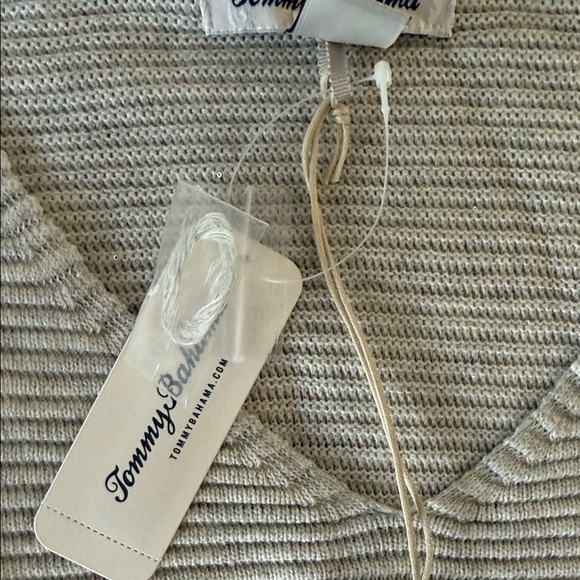 NWT- Tommy Bahama Light Gray Knit Pullover,med - Picture 3 of 6